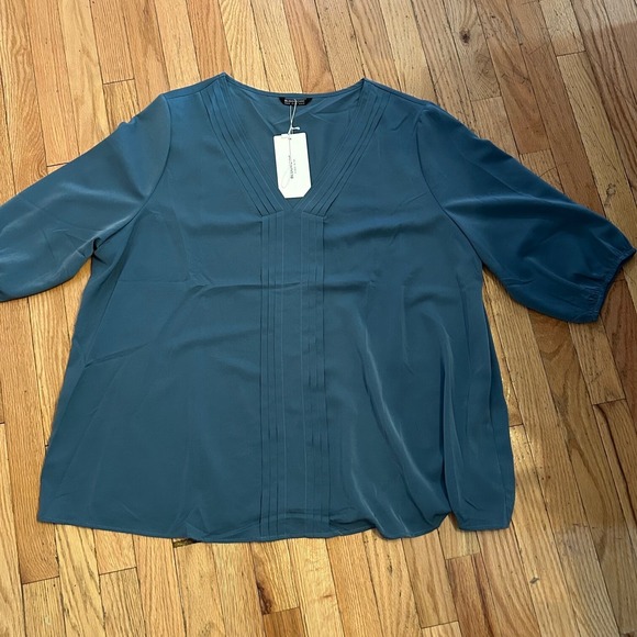 BloomChic Tops - NWT Bloomchic Blue Plus Size Blouse V‎ Neck 3/4 Sleeve Size 22-24